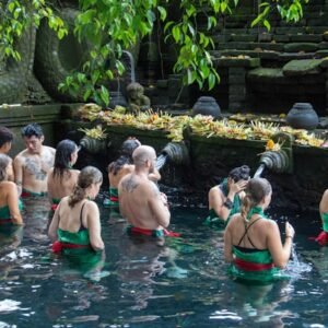 Melukat Bali Tegenungan - Bali Mas Jaya